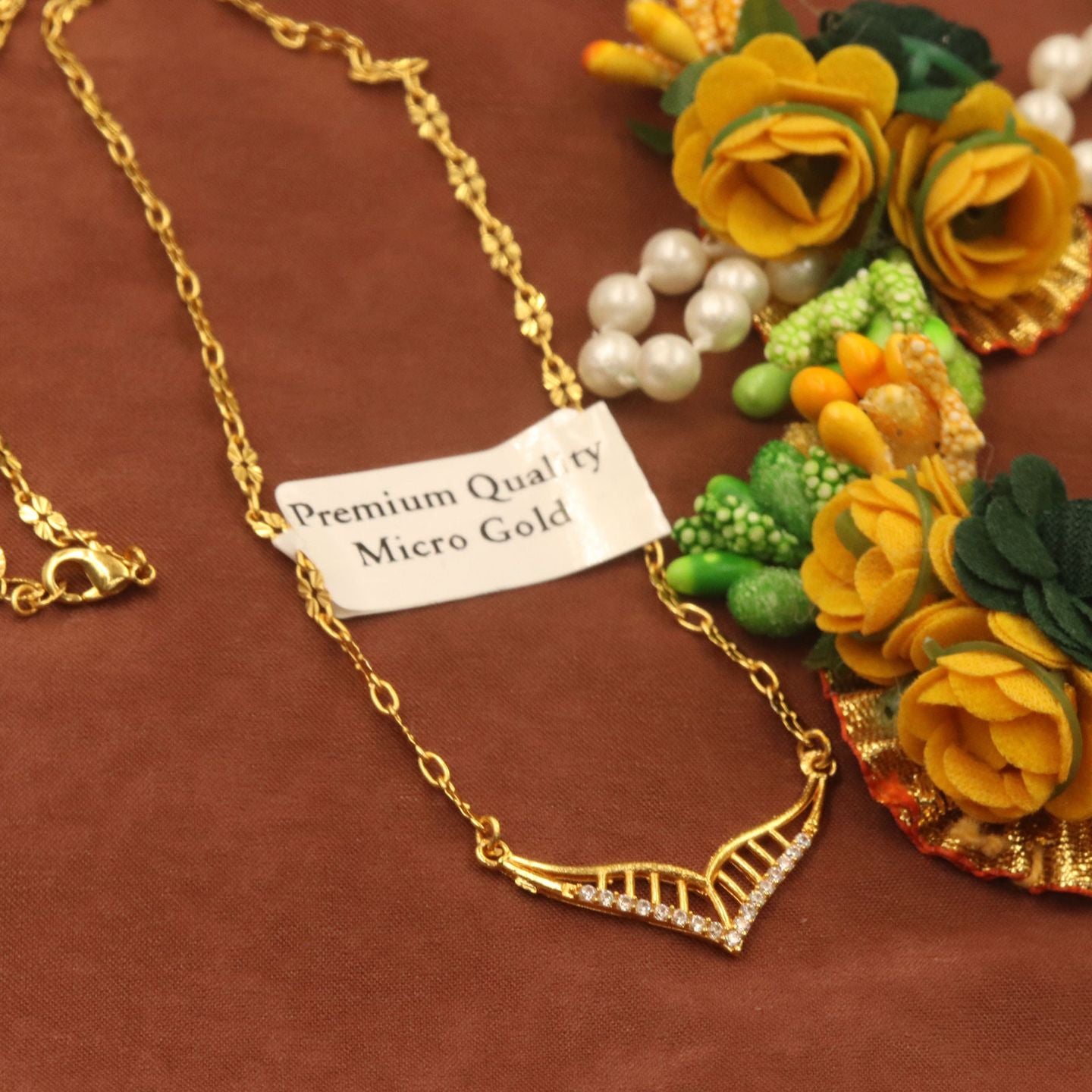 Shobhita Gold Pendant Chain