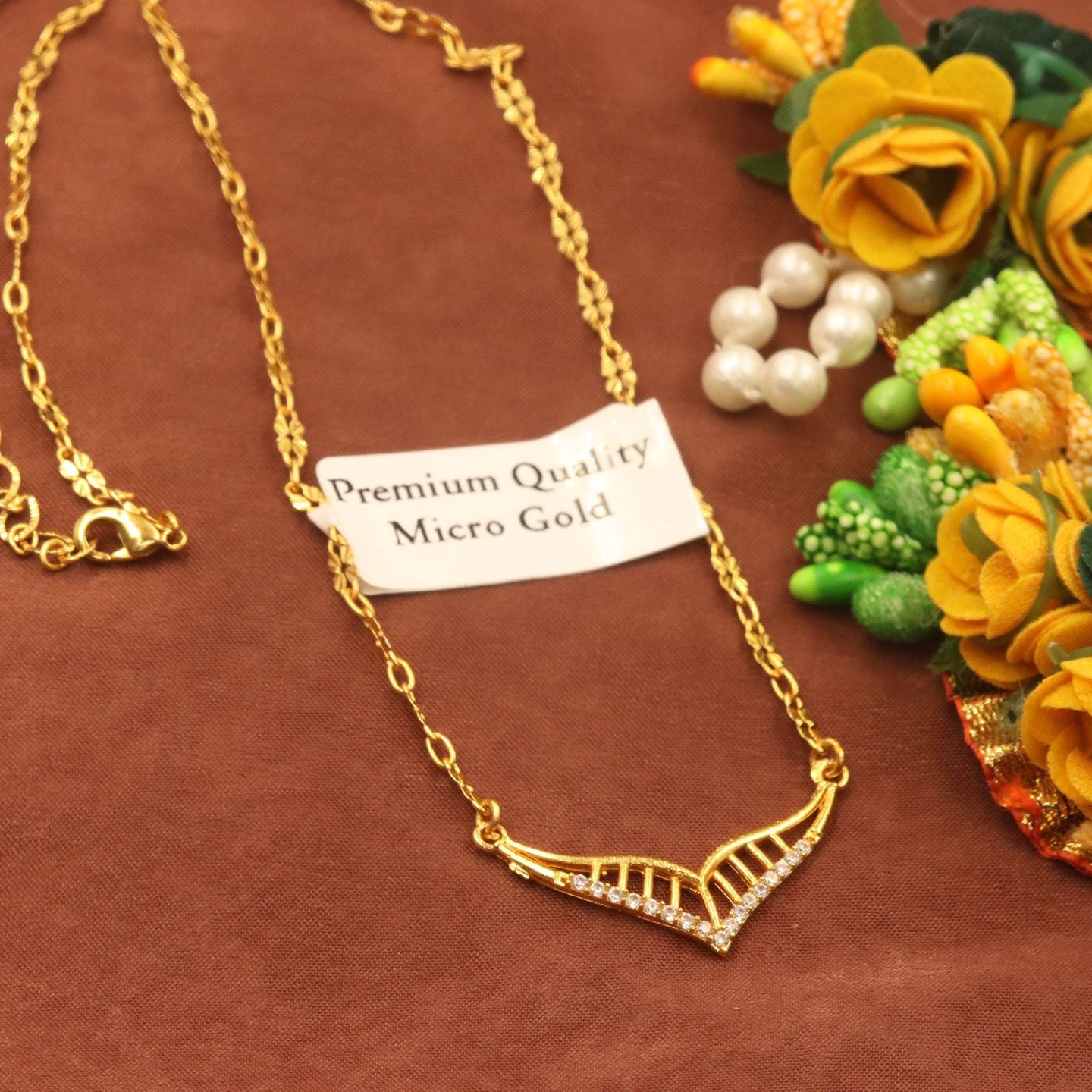 Shobhita Gold Pendant Chain