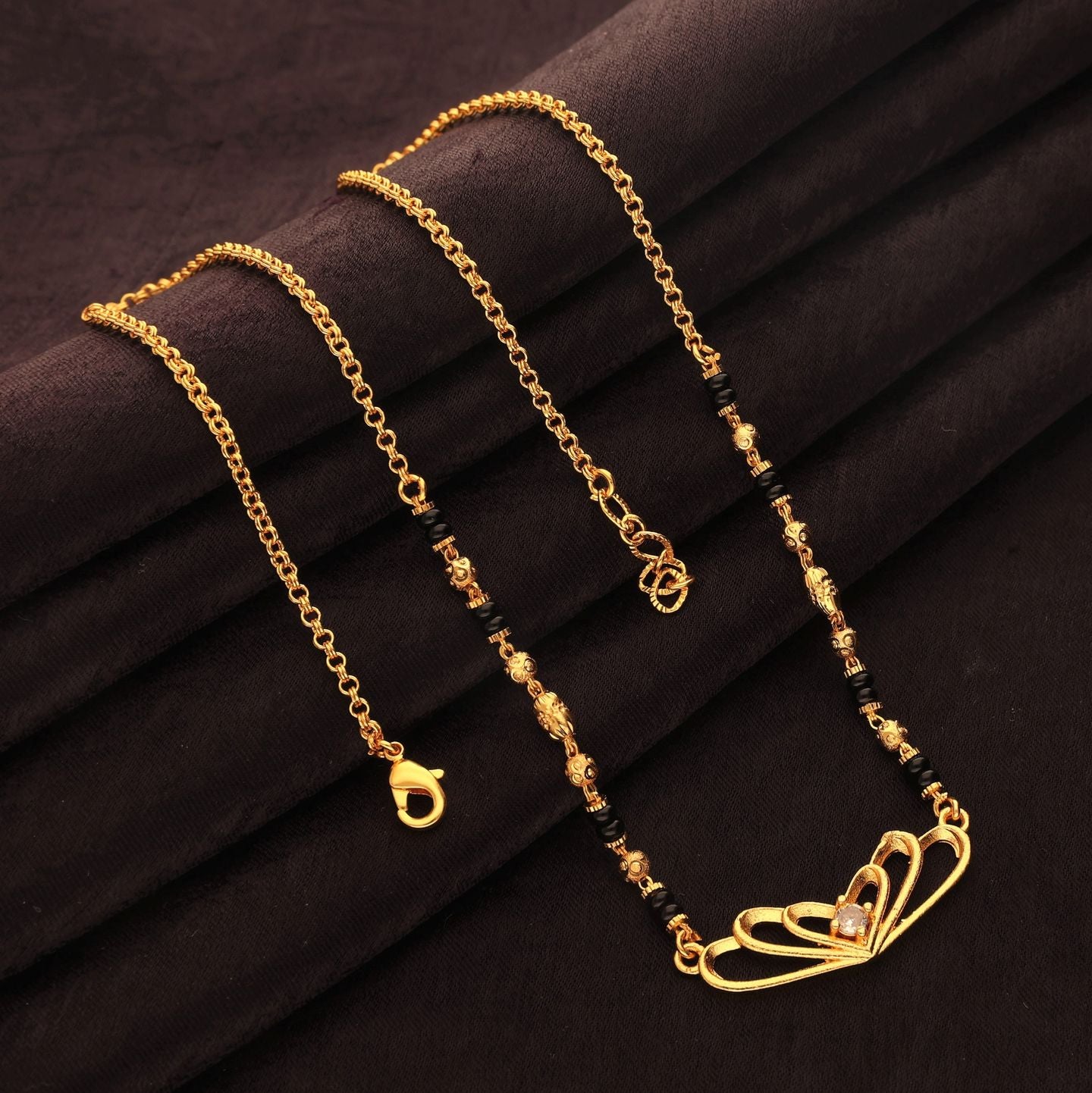 Riyana Lotus Gold Mangalsutra