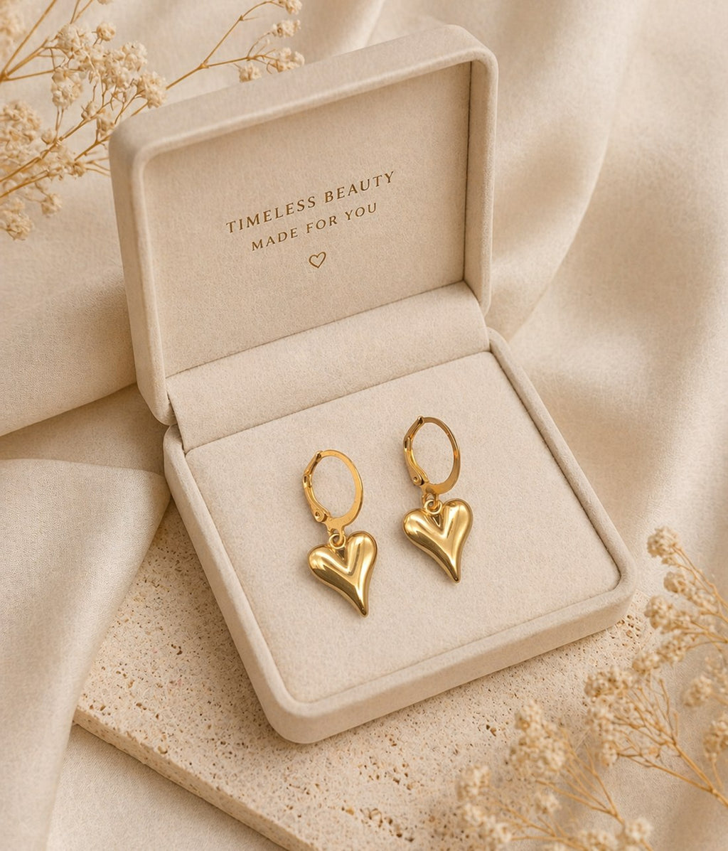 Sweetheart Necklace And Huggie Set